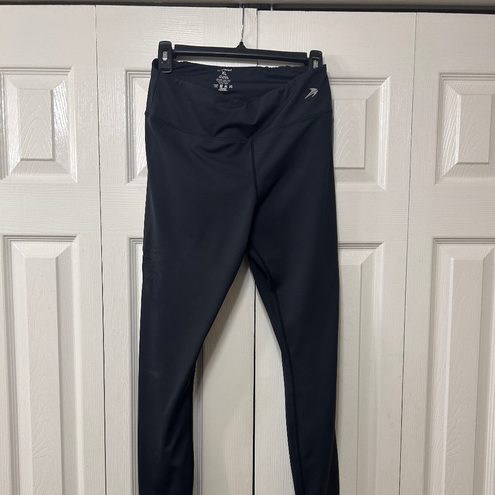 Black workout leggings